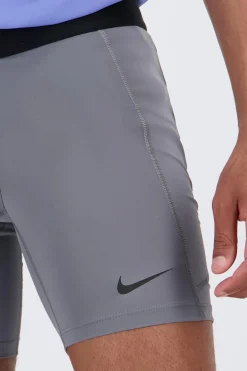 Nike Pro